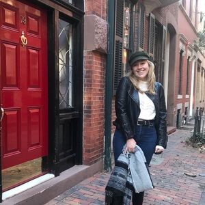 Meet your Posher, Emma